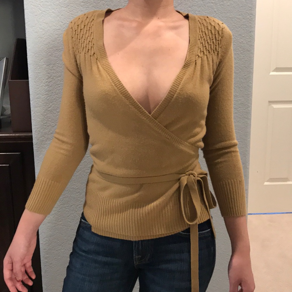 Bcbg wrap log sleeve shirt